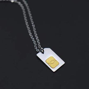 Halskette „Cyber ​​Chic“ mit SIM-Karte aus Titanstahl 